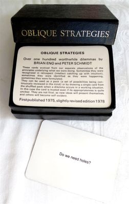  Oblique Strategies -  Geniuksen paloja ja markkinointitaiteen labyrinttia